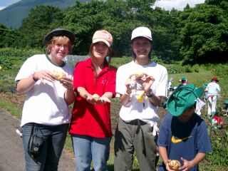 2004おいもほり５