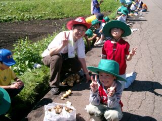 2004おいもほり６