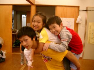 2004黒姫２日目ロッジ内１