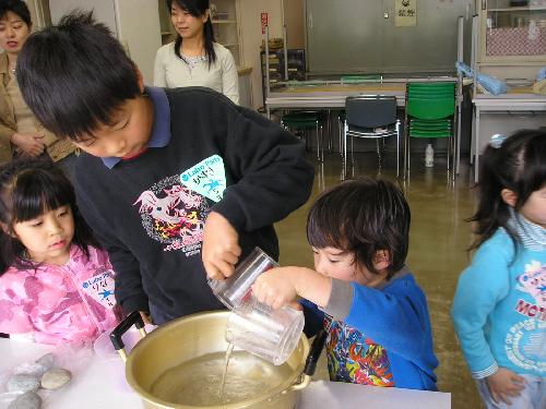 水をいれる2