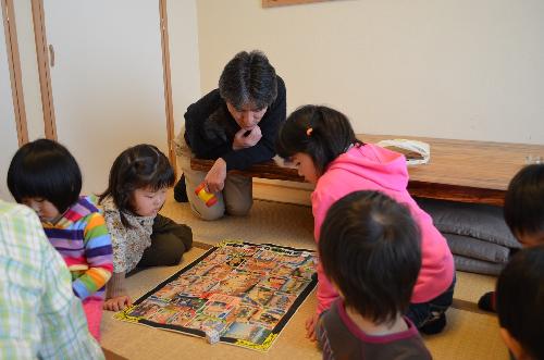 冬の遊びの会(すごろく 、おんなのこ)