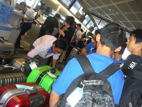 成田空港荷物チェック