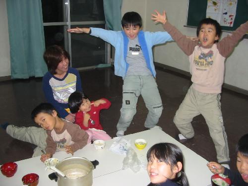 きのこスープ　 おいしいポーズ