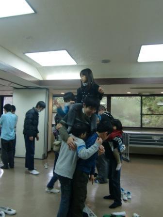 新聞折々ゲームで、仲良く!