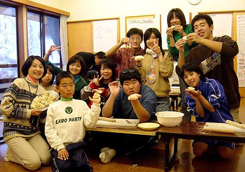 できた できた! 山ほどのラボ餃子!