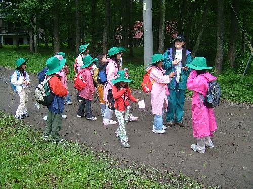 野外活動　雨まじり