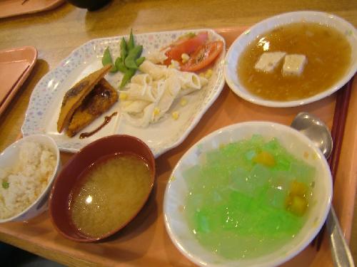 食事はこんなの!