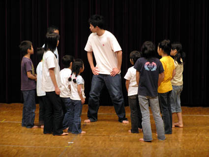 榎本パーティ、裸の王さま