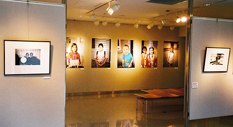 2010年。成田空港「NAA ART GALLERY」で展示会