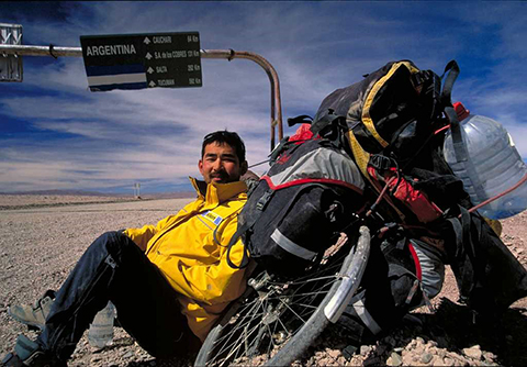 アンデス山脈の標高4000メートルを超す峠にて（アルゼンチン・チリの国境）