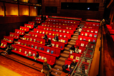 劇場での絵本カーニバル