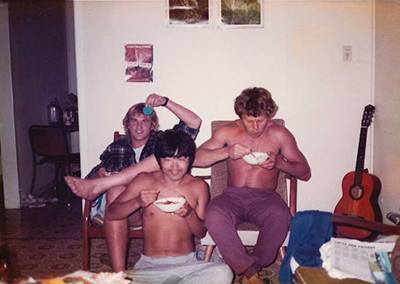 キウイフルーツの農園で各国からの若者たちと共同生活