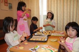 早朝のパン屋さん