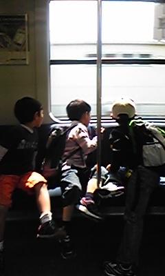 電車の中の男子