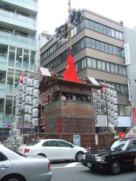 四条烏丸交差点 南西 山鉾