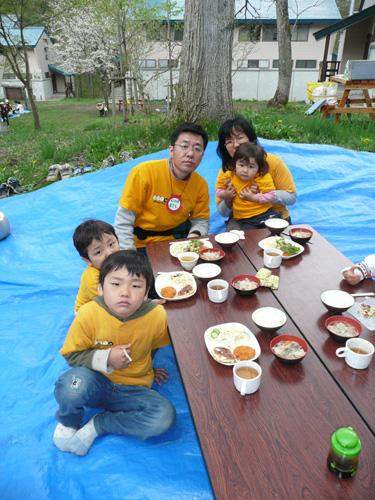 ファミリーでおいしいお昼！