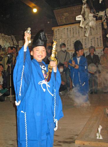 霜月まつり少年たちの舞い