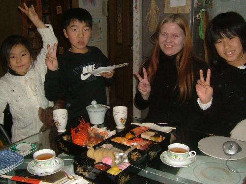 お節ではい、ポーズ!