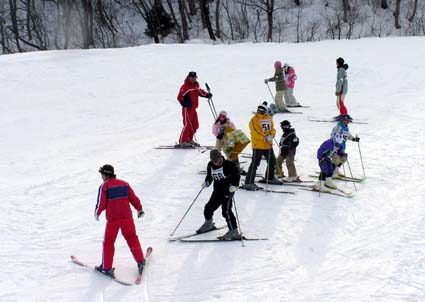 スキーキャンプ、スキー実習の様子その１